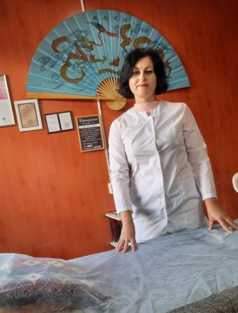 Девушка массажистка Нина, салон Нина Девушка массажистка Нина, салон Нина